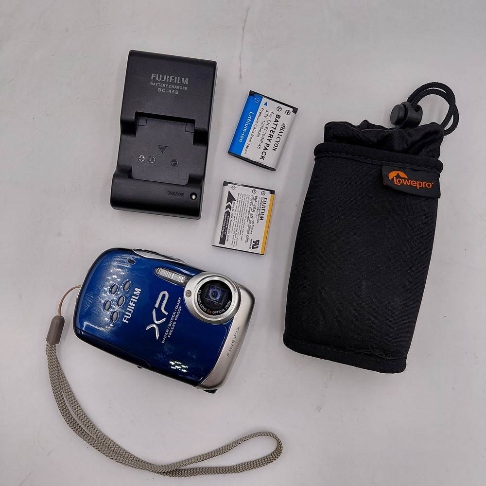 Fujifilm FinePix XP20 14.2MP BLUE Digital Camera Waterproof 2 Batteries Charger